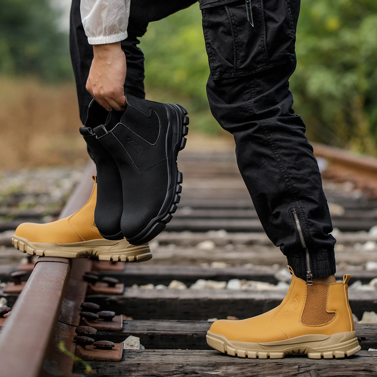 Waterproof Safety Work Shoes .